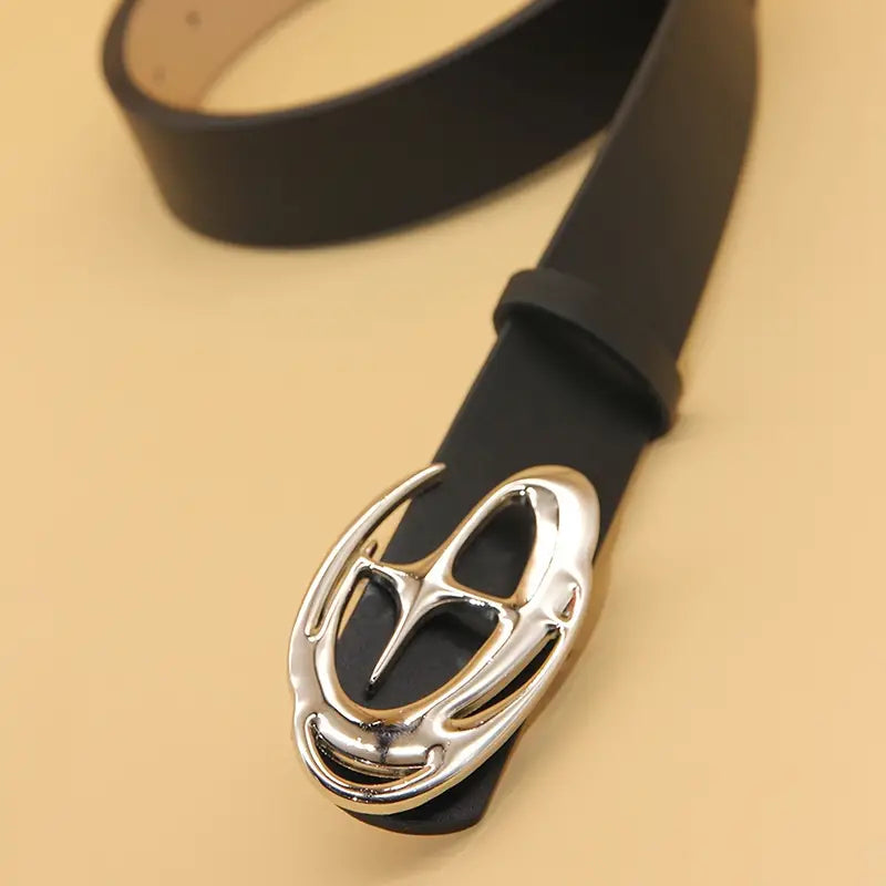 OVAL STAR BUCKLED BELT